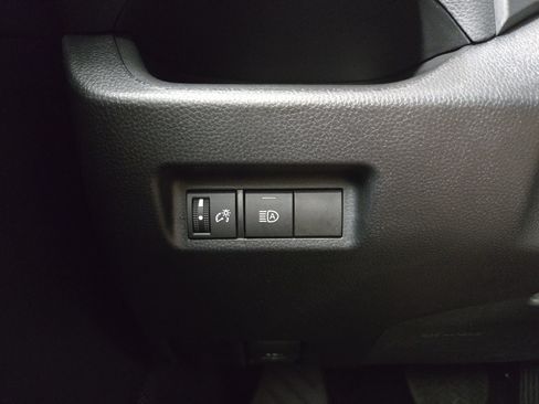 Used 2022 Toyota RAV4 LE AWD/4WD image 29