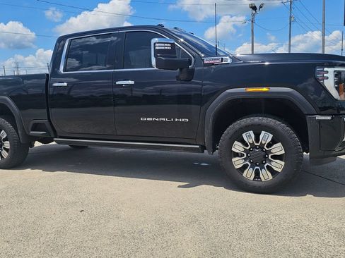 Used 2024 GMC Sierra 2500 Denali AWD/4WD image 1