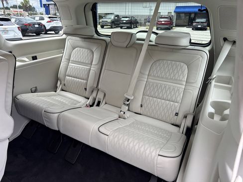 Used 2021 Lincoln Navigator Black Label w/ Cargo Convenience Package AWD/4WD image 14