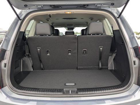 Certified 2025 Kia Telluride LX image 15