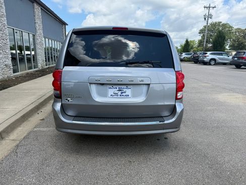 Used 2019 Dodge Grand Caravan SE FWD image 6