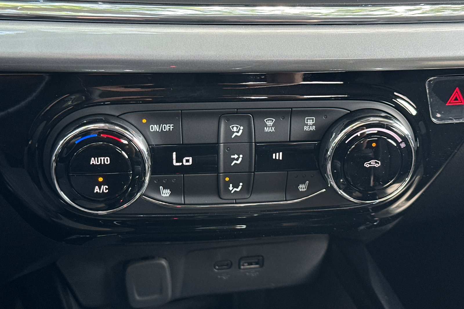 New 2026 Chevrolet Trax LT w/ Driver Confidence Package FWD image 19