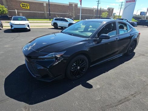 Certified 2026 Toyota Camry SE FWD image 7