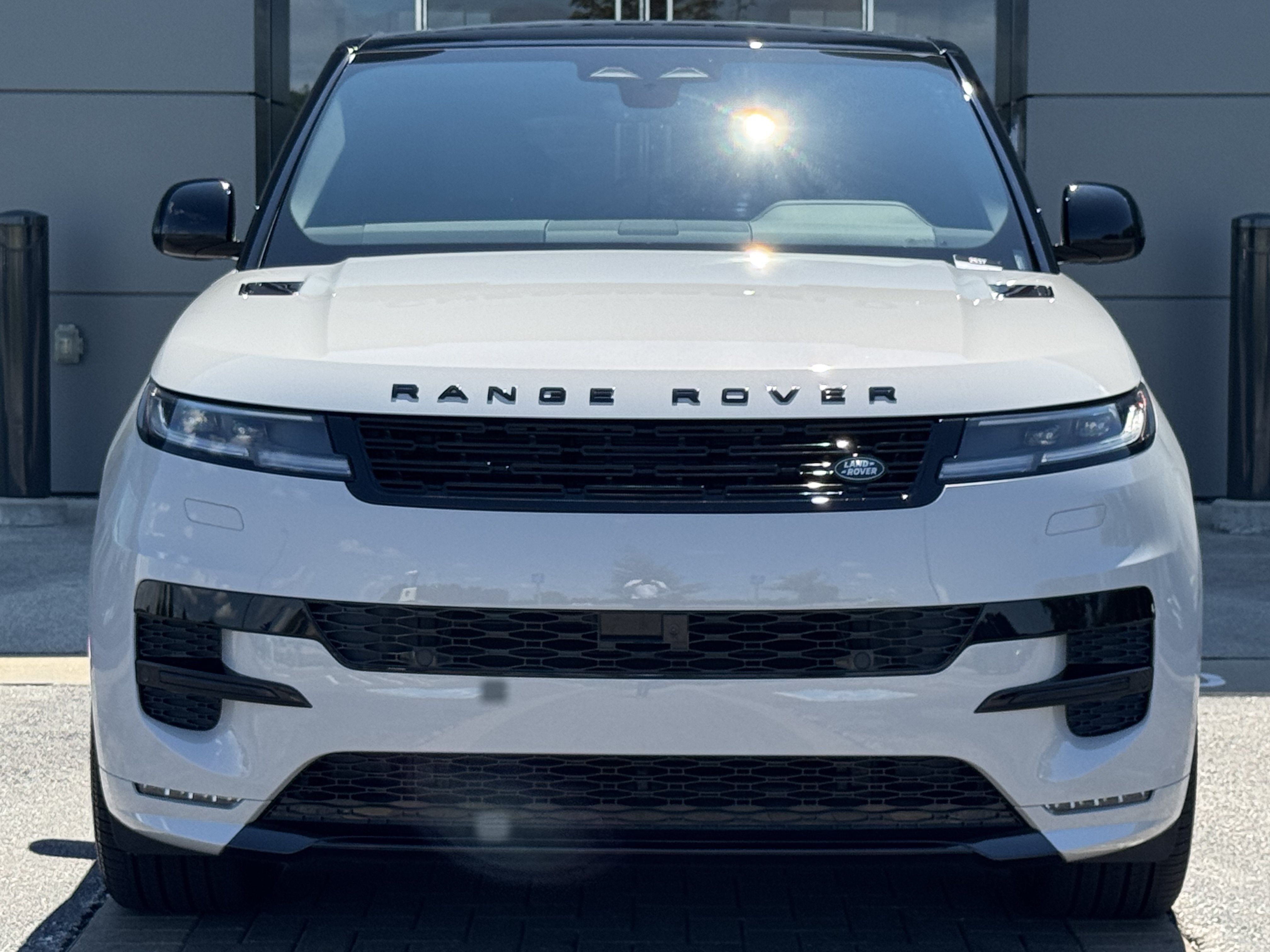 New 2026 Land Rover Range Rover Sport Dynamic SE AWD/4WD image 5