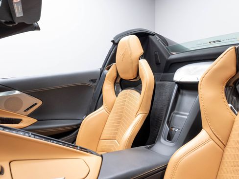 Used 2023 Chevrolet Corvette Stingray Preferred Conv w/ Z51 Performance Package RWD image 15