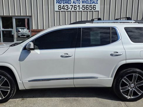 Used 2019 GMC Acadia Denali w/ Technology Package AWD/4WD image 3