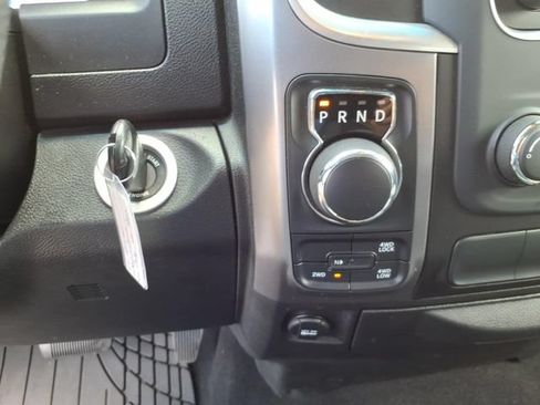 Used 2022 RAM 1500 Classic SLT AWD/4WD image 11