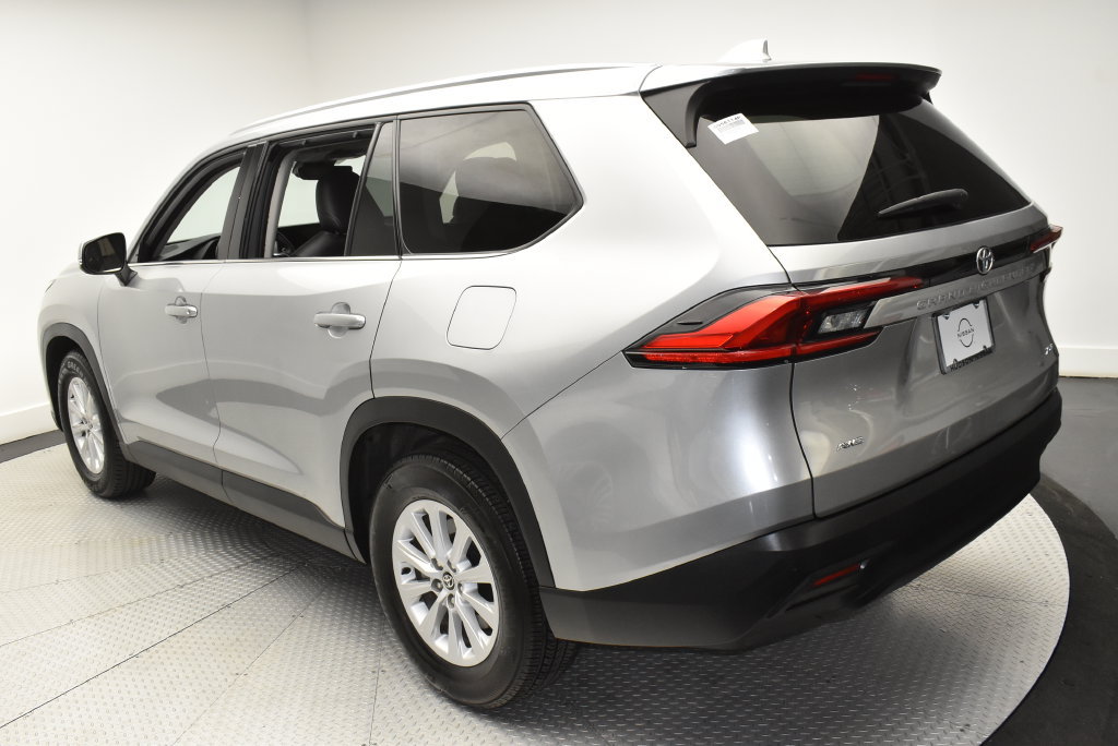Used 2024 Toyota Grand Highlander AWD image 7