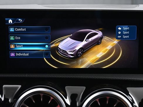 Used 2025 Mercedes-Benz CLA 250 4MATIC image 37