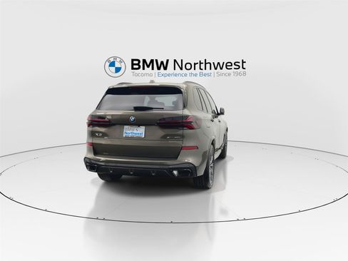 New 2026 BMW X5 xDrive40i w/ M Sport Package AWD/4WD image 2