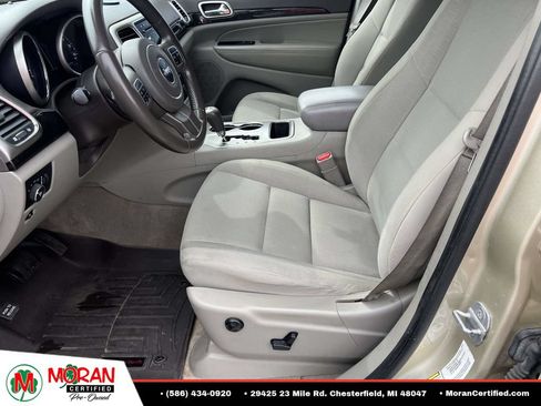 Used 2011 Jeep Grand Cherokee Laredo AWD/4WD image 16