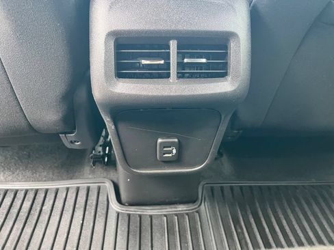 Used 2024 Chevrolet Equinox LS w/ LS Convenience Package AWD/4WD image 22
