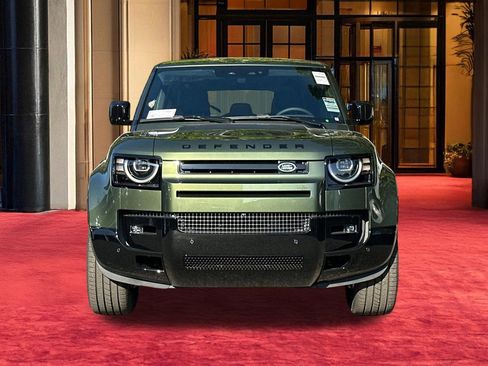 New 2026 Land Rover Defender 110 X-Dynamic SE AWD/4WD image 5
