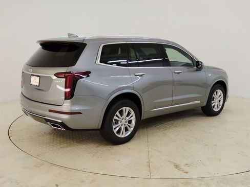 New 2025 Cadillac XT6 Luxury image 8