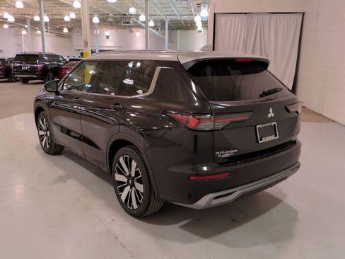 New 2025 Mitsubishi Outlander SEL image 6