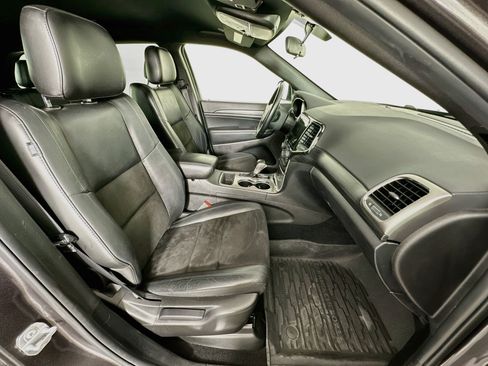 Used 2021 Jeep Grand Cherokee Laredo X RWD image 30