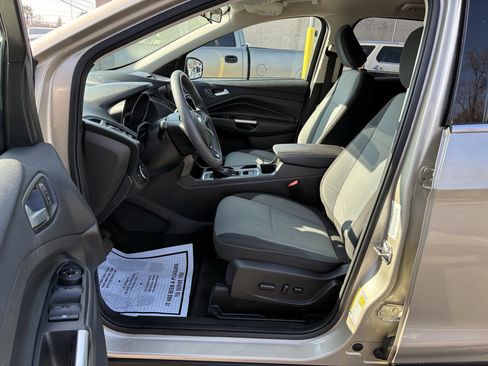 Used 2018 Ford Escape SE w/ SE Sync 3 Package image 3