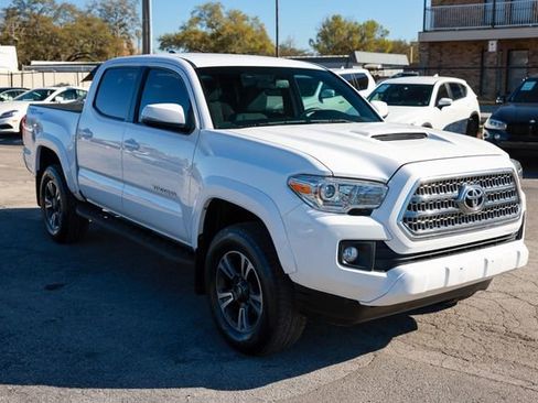 Used 2017 Toyota Tacoma TRD Sport w/ Tow Package image 20