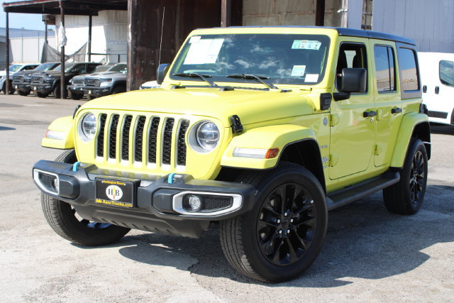 Used 2022 Jeep Wrangler Unlimited Sahara w/ Cold Weather Group AWD/4WD image 10