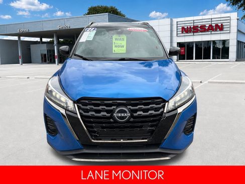 Certified 2023 Nissan Kicks SR FWD image 8