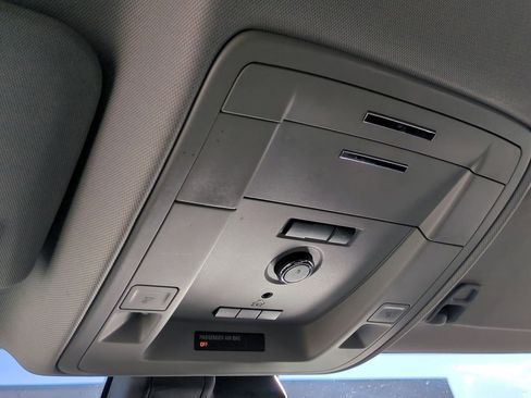 Used 2020 Chevrolet Suburban LT image 19