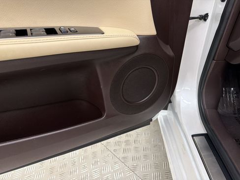 Used 2016 Lexus ES 350 w/ Premium Package w/Wood Trim FWD image 32