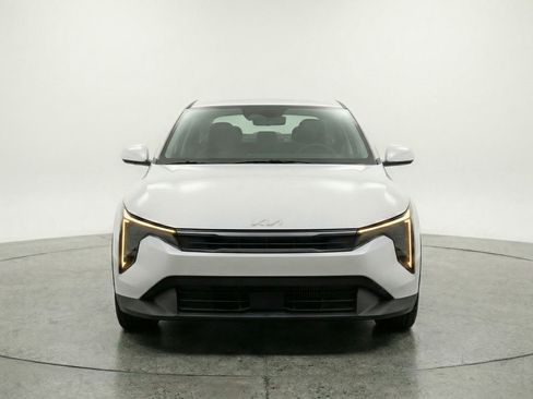 Used 2025 Kia K4 LXS image 2