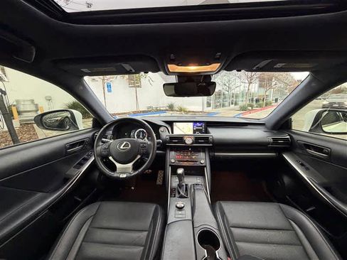 Used 2018 Lexus IS 300 F Sport image 9