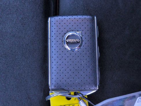 Used 2017 Volvo XC90 T6 R-Design w/ Vision Package image 36