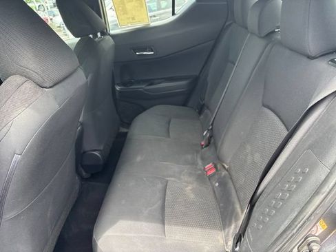 Used 2018 Toyota C-HR XLE FWD image 18