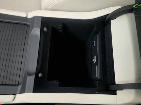 Used 2025 Jaguar F-PACE R-Dynamic S AWD/4WD image 70