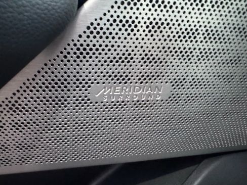 Used 2019 Land Rover Range Rover Velar R-Dynamic SE image 23