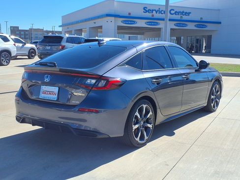 Used 2025 Honda Civic Sport Touring image 7