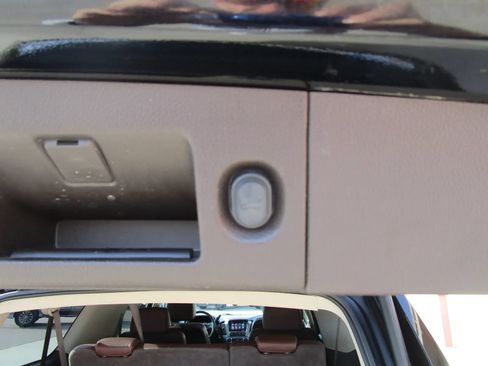 Used 2017 Chevrolet Suburban Premier AWD/4WD image 31