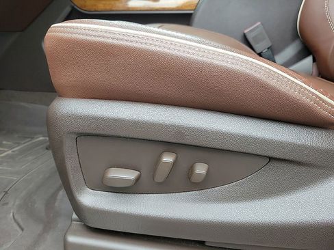 Used 2018 Chevrolet Silverado 1500 High Country image 12