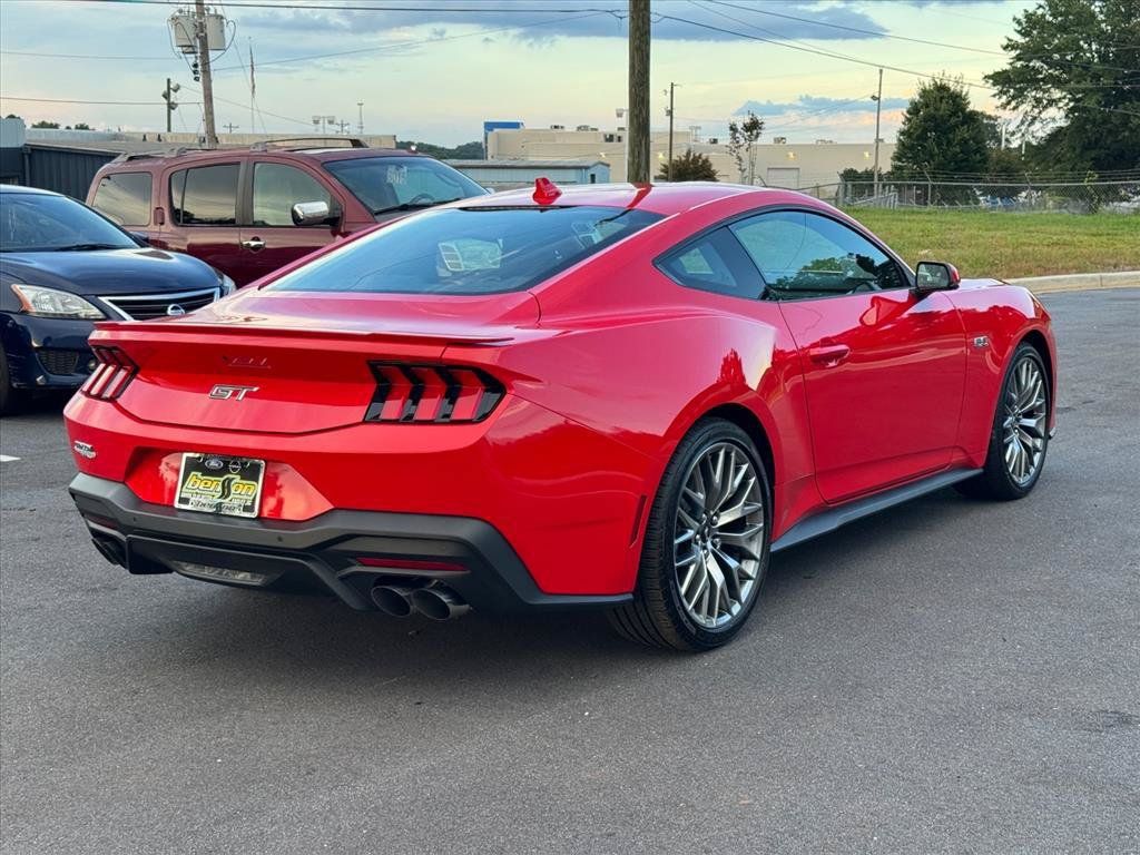 Used 2025 Ford Mustang GT Premium RWD image 3