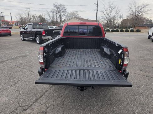 Used 2011 Toyota Tacoma 4x4 Regular Cab image 5