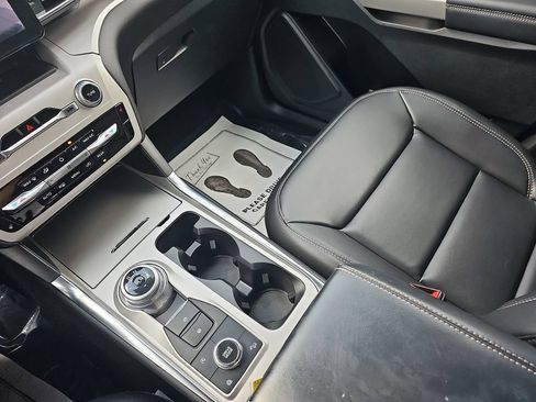 Used 2023 Ford Explorer XLT w/ Equipment Group 202A AWD/4WD image 30