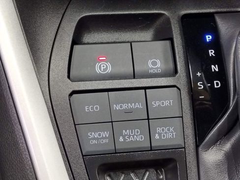 Used 2024 Toyota RAV4 XLE image 22