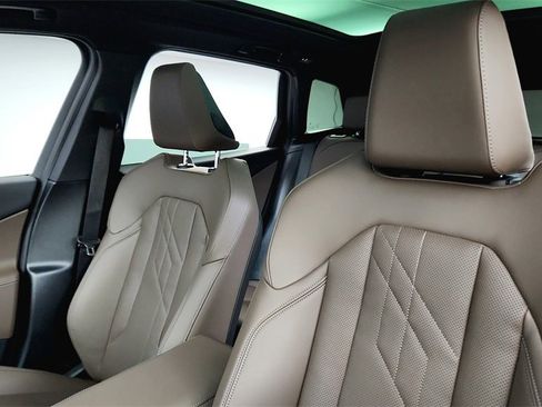 Used 2025 BMW X3 xDrive30i w/ Premium Package image 34