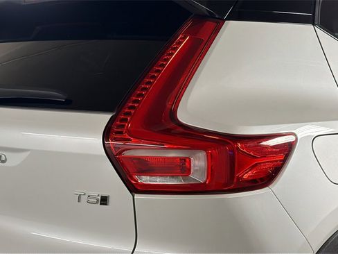 Used 2021 Volvo XC40 T5 R-Design w/ Advanced Package image 6