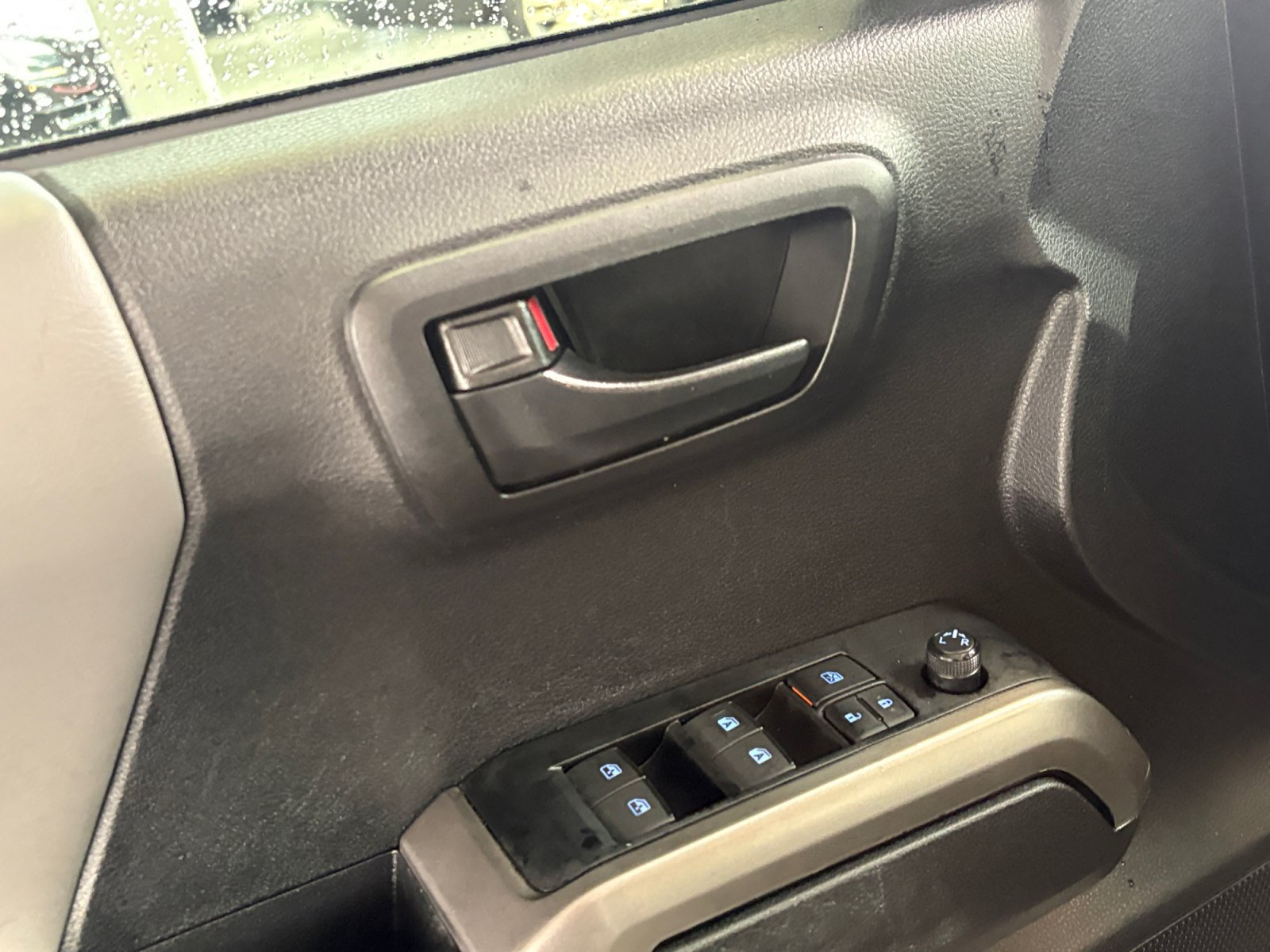 Used 2023 Toyota Tacoma SR5 RWD image 17