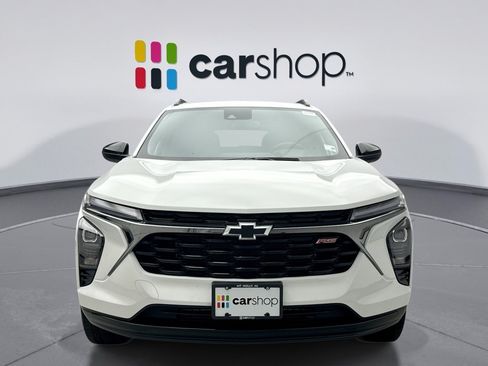 Used 2025 Chevrolet Trax RS w/ Sunroof Package FWD image 8