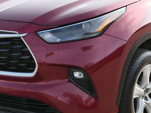 Used 2023 Toyota Highlander XSE image 9