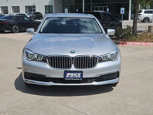 Used 2019 BMW 740i w/ Cold Weather Package RWD image 2