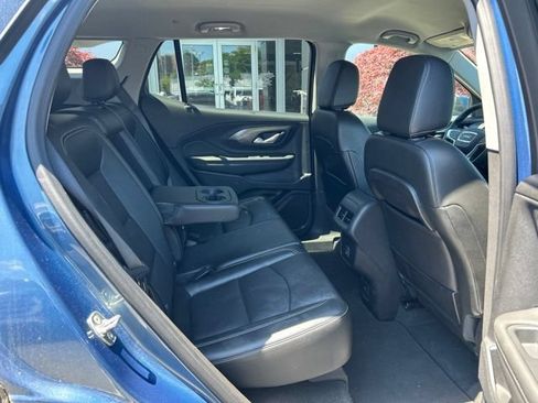 Used 2024 GMC Terrain SLT AWD/4WD image 13