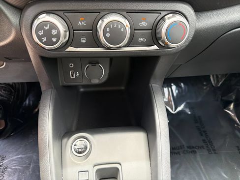 Certified 2025 Nissan Kicks Play S FWD image 27