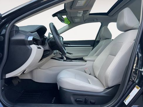 Used 2021 Nissan Altima 2.5 SV w/ SV Premium Package image 9