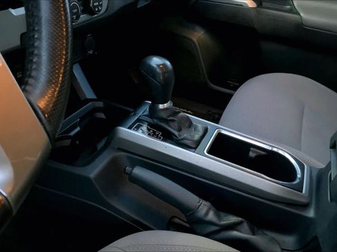 Used 2019 Toyota Tacoma SR5 RWD image 16