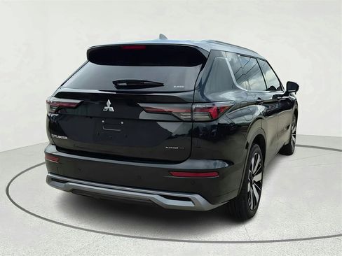 New 2025 Mitsubishi Outlander SEL image 6
